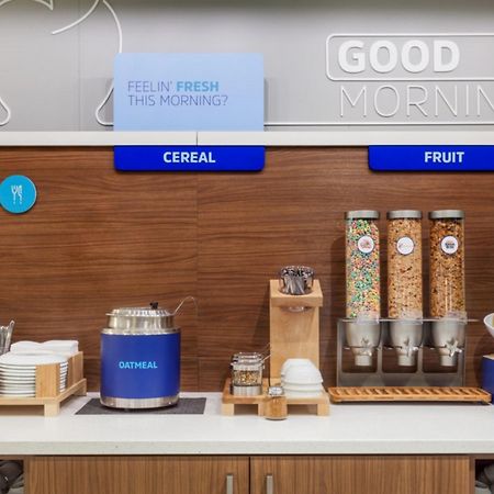 Holiday Inn Express & Suites Okemos - University Area By Ihg Экстерьер фото