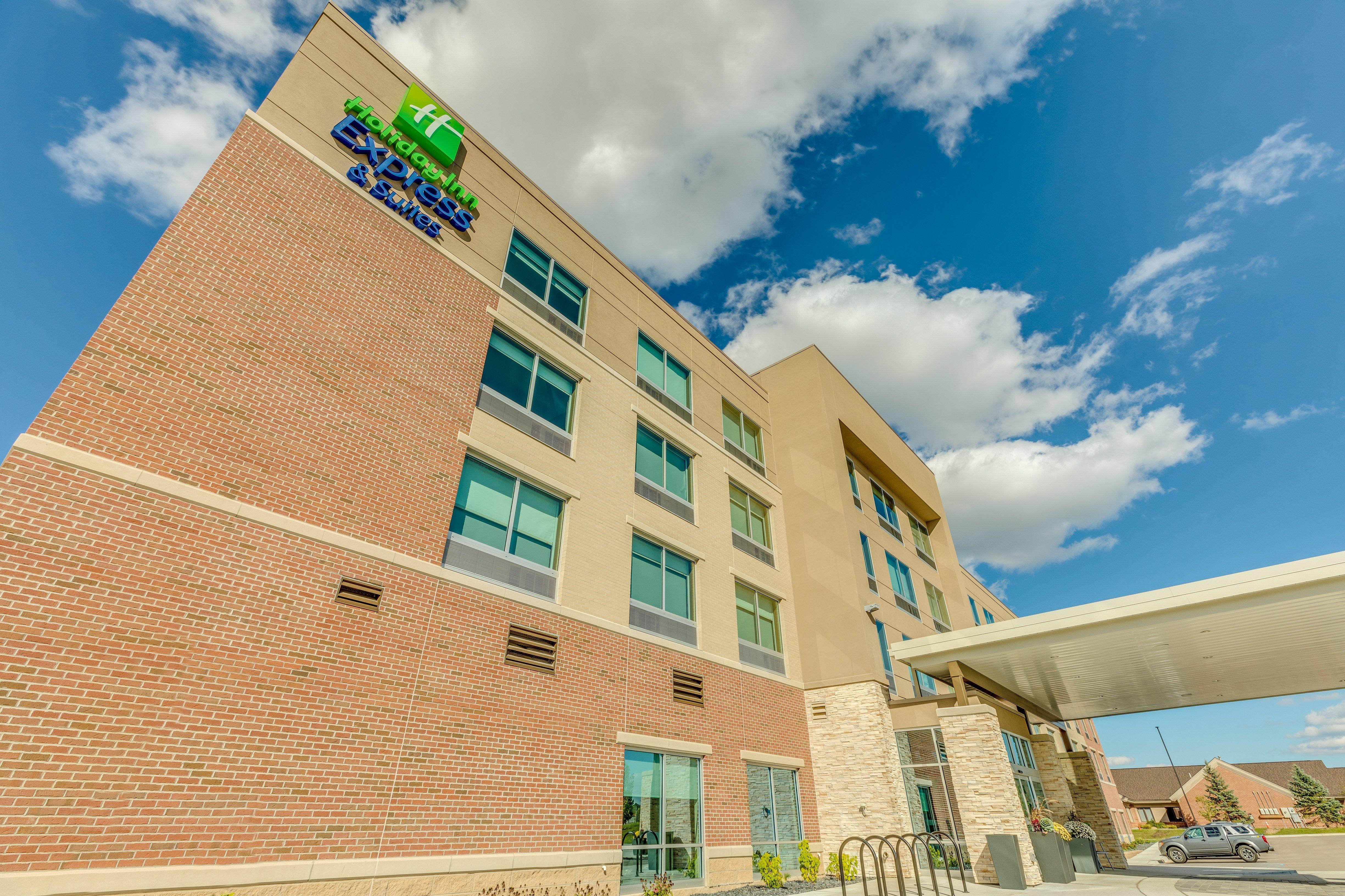 Holiday Inn Express & Suites Okemos - University Area By Ihg Экстерьер фото