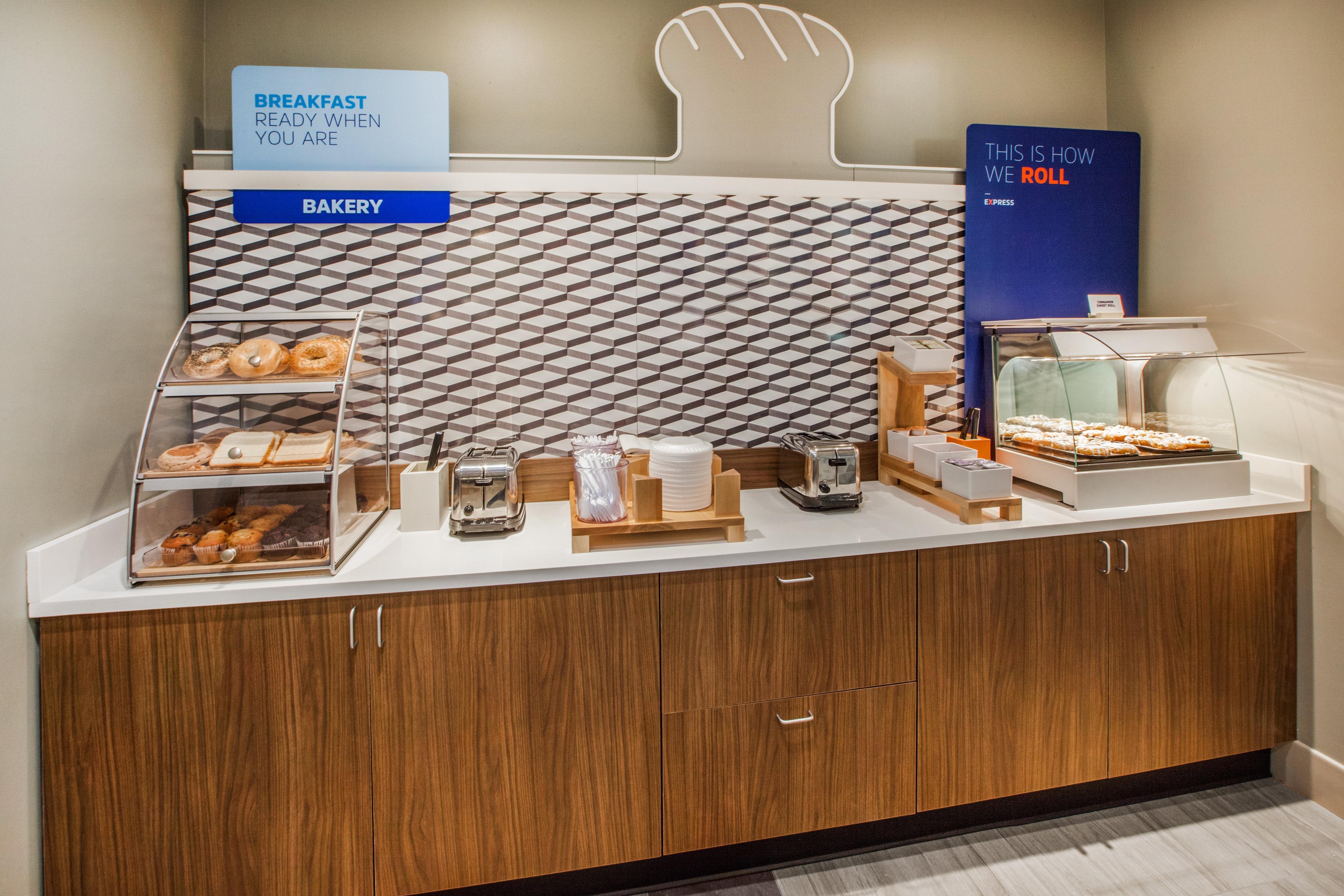 Holiday Inn Express & Suites Okemos - University Area By Ihg Экстерьер фото
