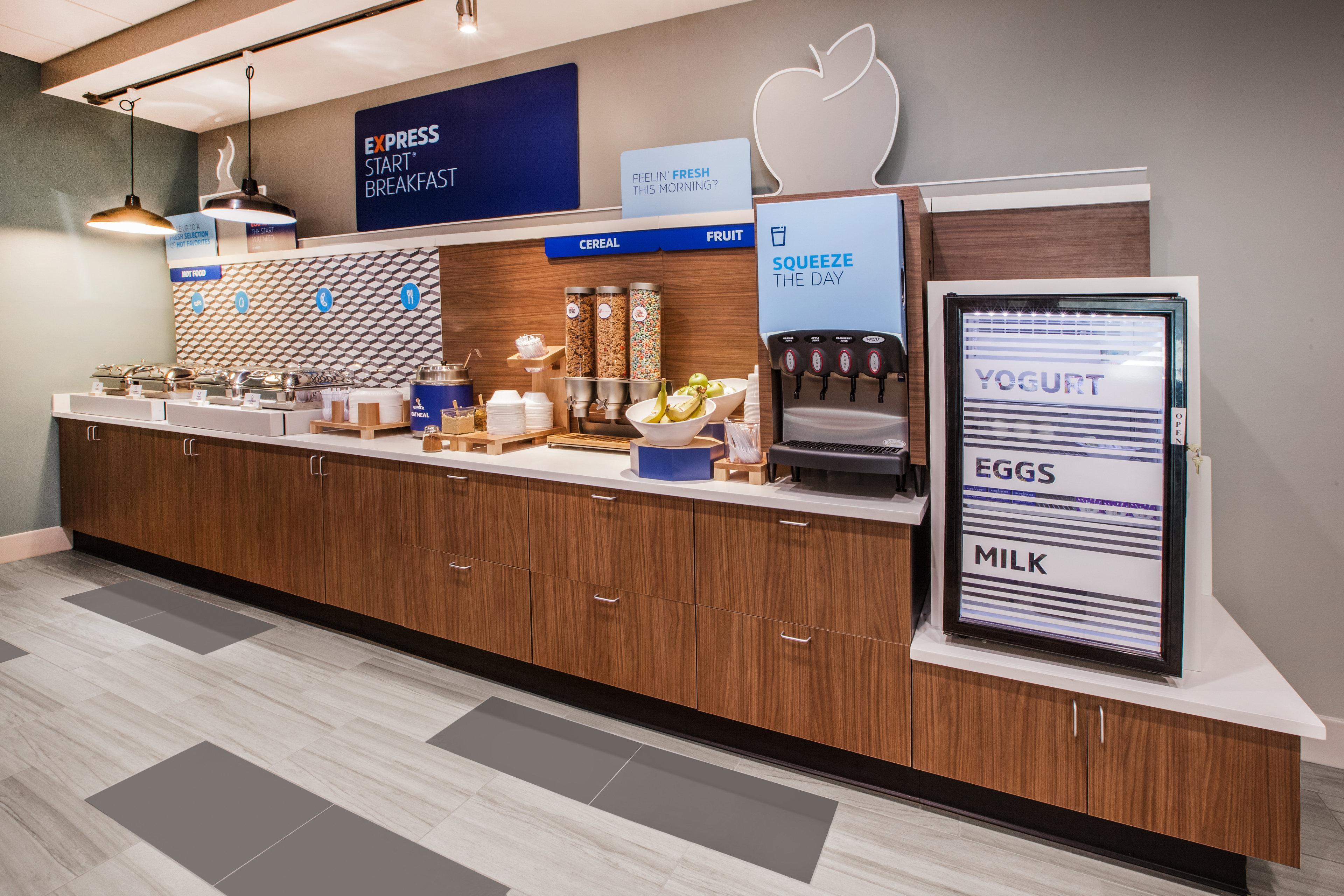 Holiday Inn Express & Suites Okemos - University Area By Ihg Экстерьер фото