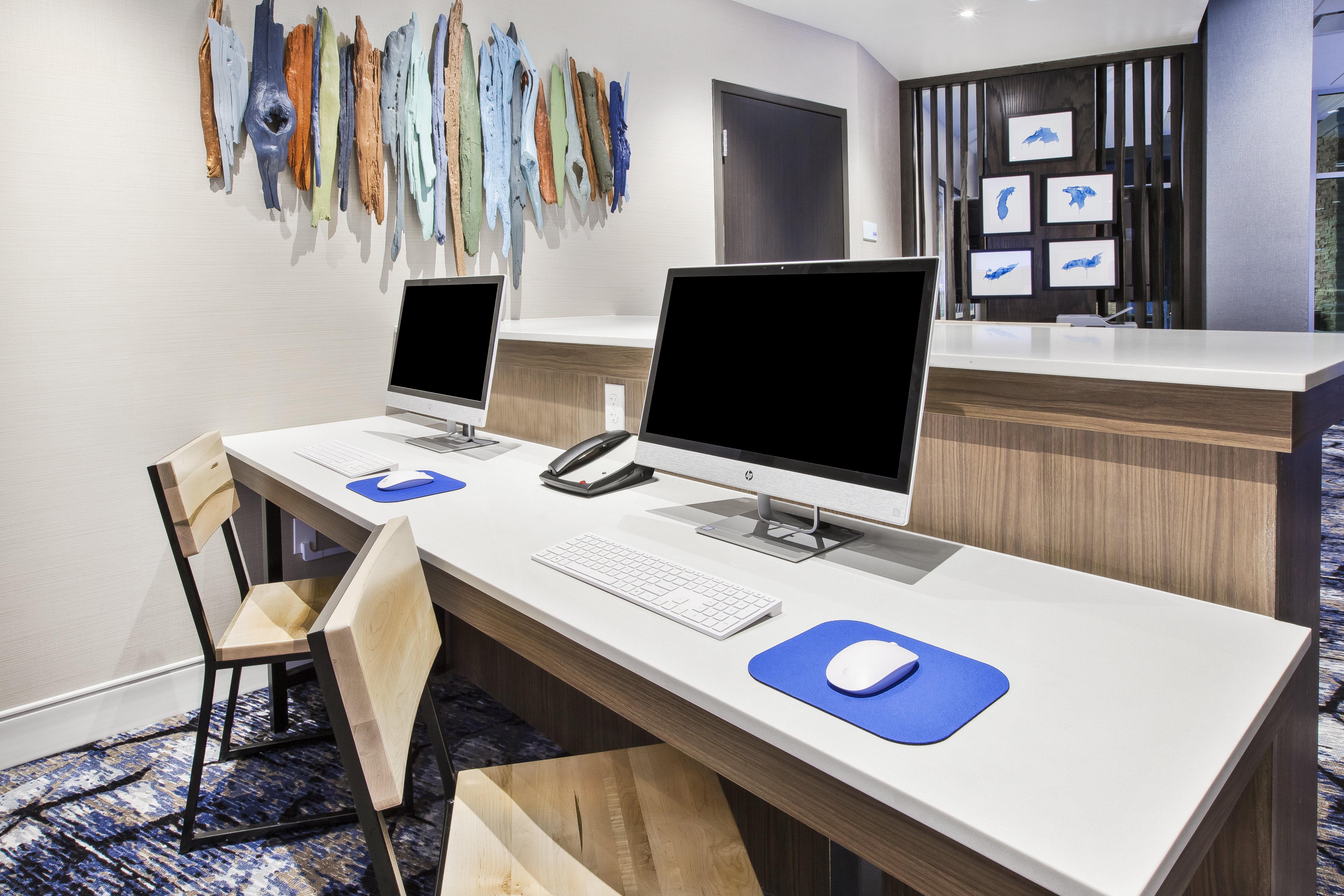 Holiday Inn Express & Suites Okemos - University Area By Ihg Экстерьер фото